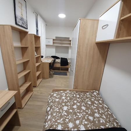 Railway Station City Modern Apartment มาริบอร์ ภายนอก รูปภาพ