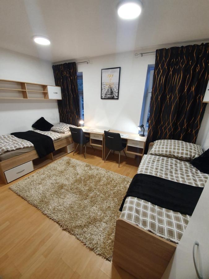 Railway Station City Modern Apartment มาริบอร์ ภายนอก รูปภาพ