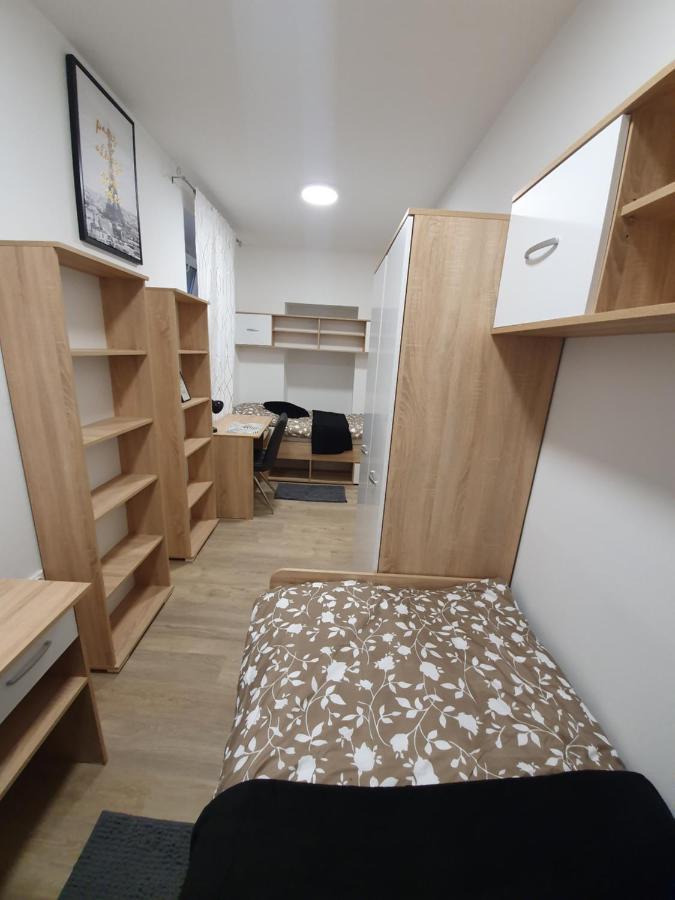 Railway Station City Modern Apartment มาริบอร์ ภายนอก รูปภาพ